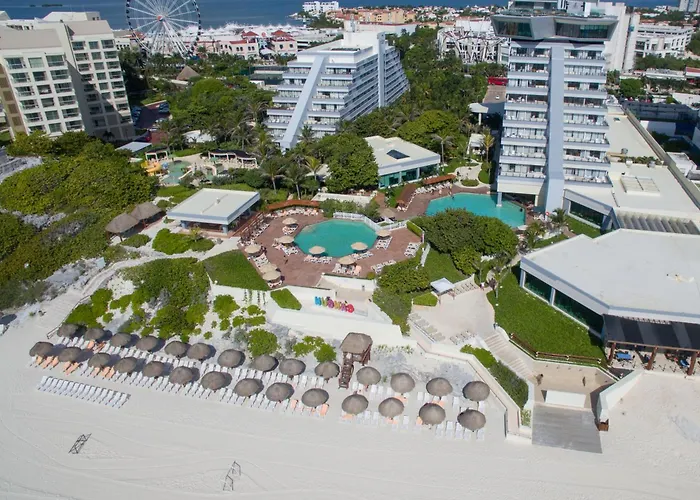 State Of The Art Condos En La Mejor Playa De Frente A Plaza La Isla